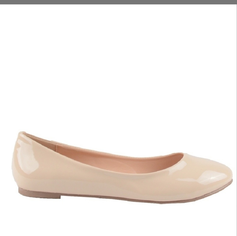 Nude patent ballet flats